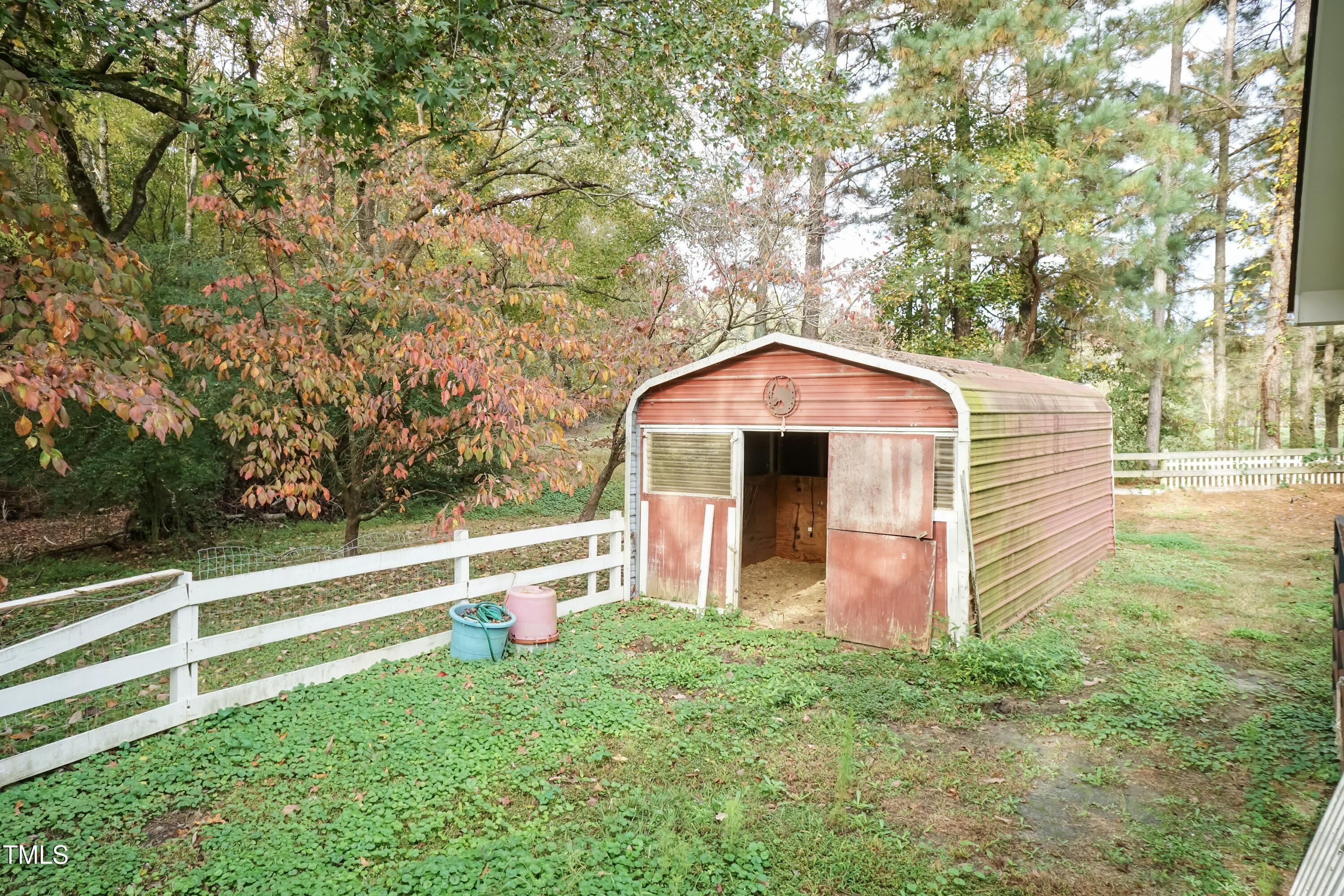 2246 Ranch Road Clayton, NC 27520 - Photo 35 of 39 Stall 01