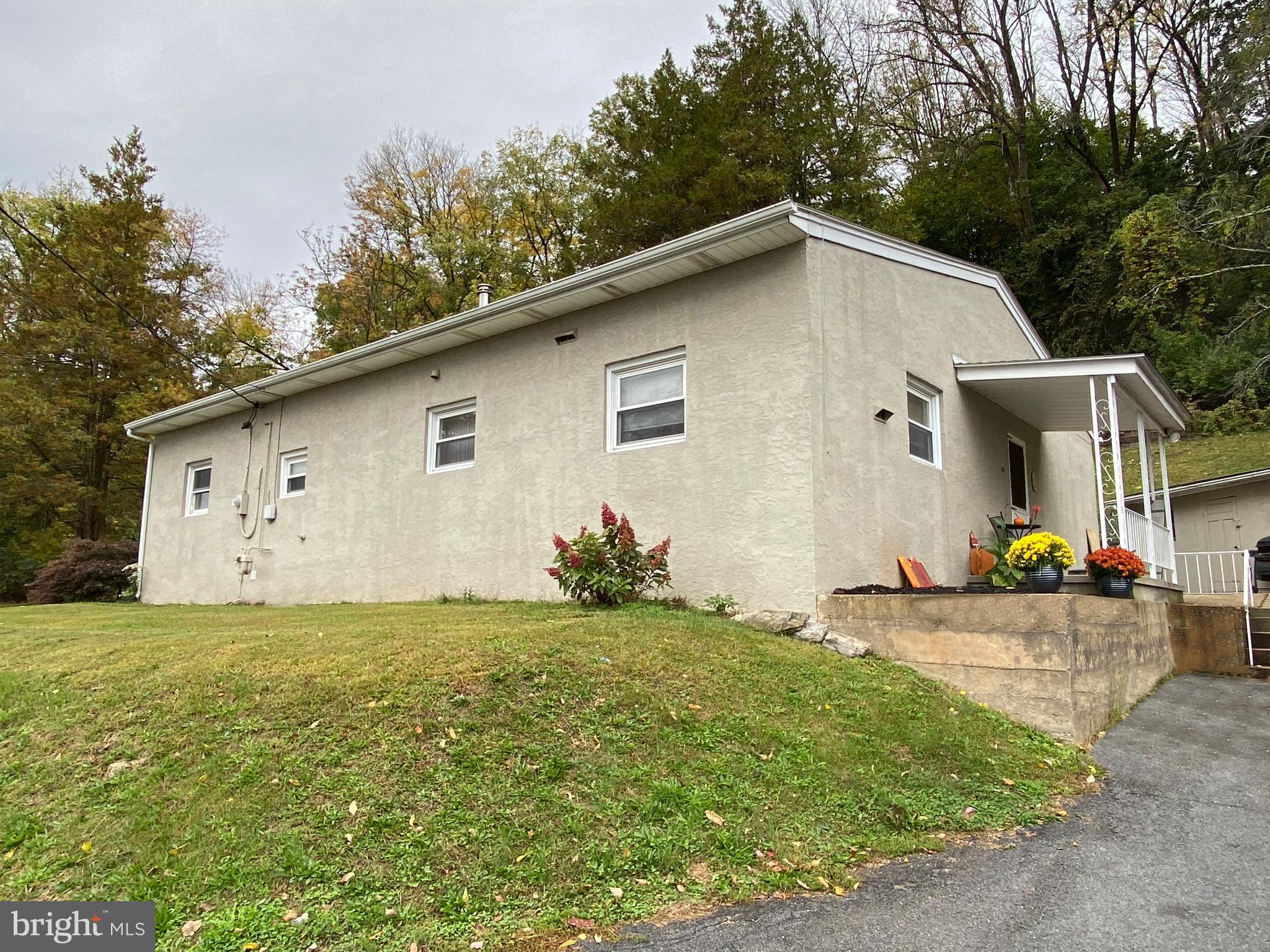 42 West Neversink Road Reading, PA 19606 - Photo 2 of 38 Gallery Image 2