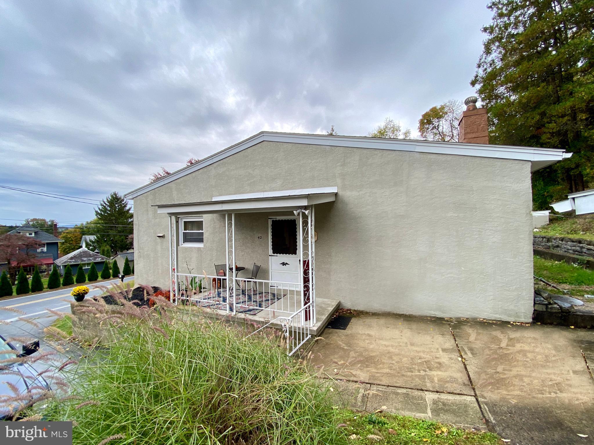 42 West Neversink Road Reading, PA 19606 - Photo 3 of 38 Gallery Image 3