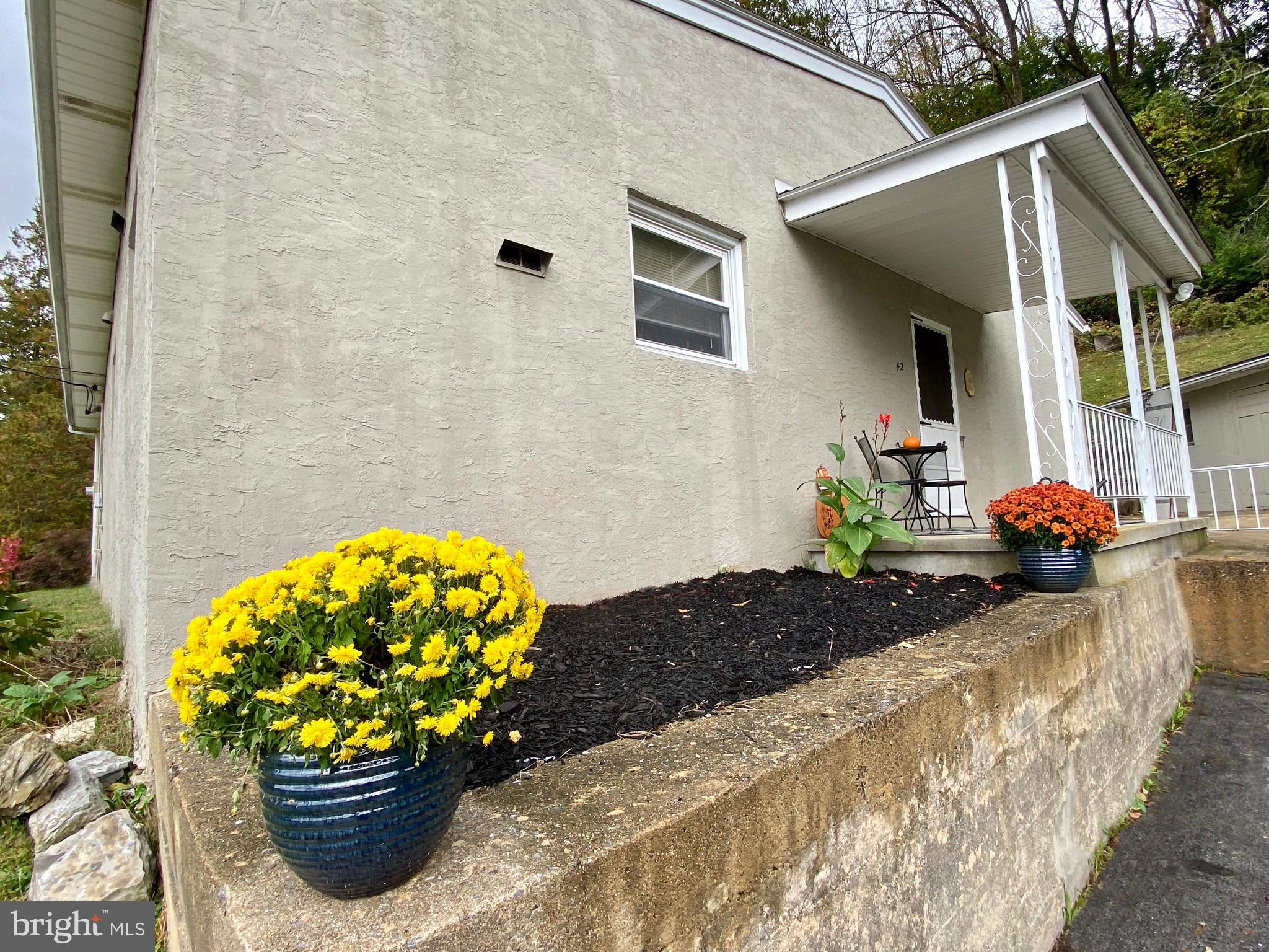 42 West Neversink Road Reading, PA 19606 - Photo 4 of 38 Gallery Image 4