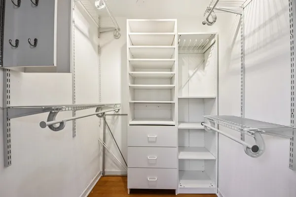 $279,999 | 527 West Eastman Street, Unit 2C, Arlington Heights, IL 60005