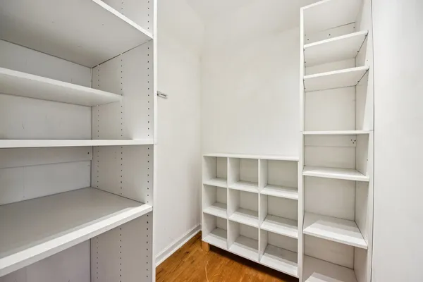 $279,999 | 527 West Eastman Street, Unit 2C, Arlington Heights, IL 60005