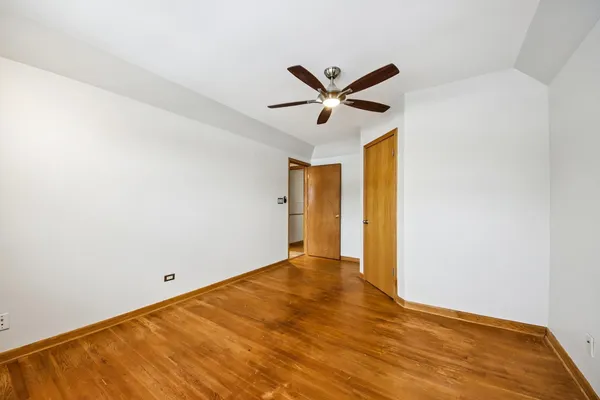 $279,999 | 527 West Eastman Street, Unit 2C, Arlington Heights, IL 60005