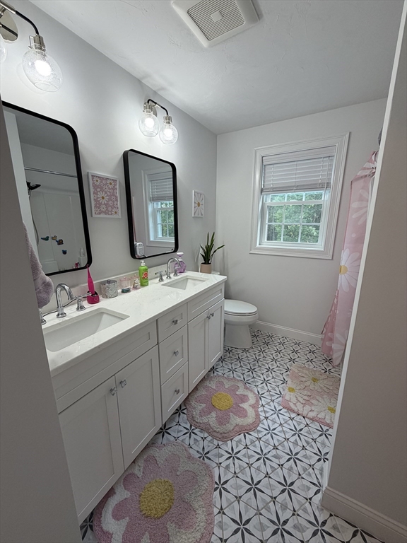 203 Albee Road Uxbridge, MA 01569 - Photo 12 of 39