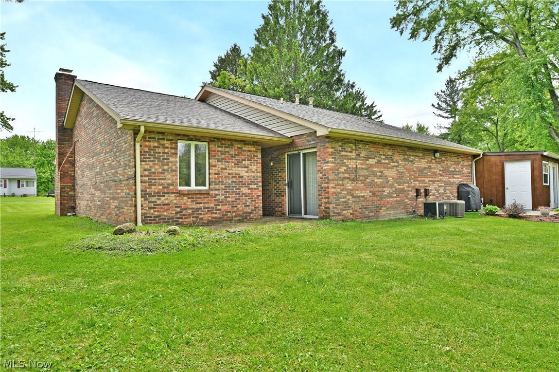 2237 Cadwallader-Sonk Road, Unit A Cortland, OH 44410 - Photo 5 of 50