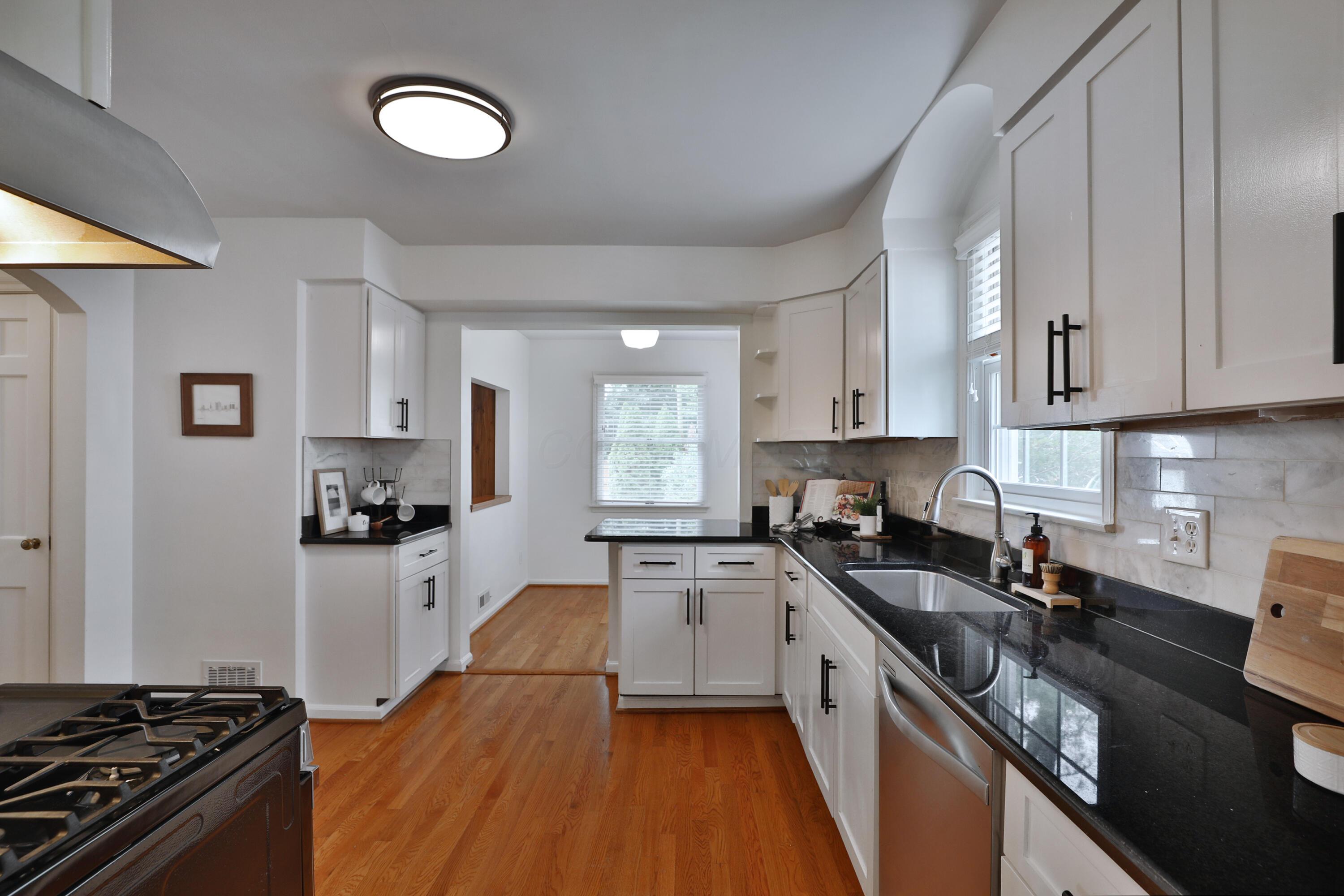 429 Arden Road Columbus, OH 43214 - Photo 14 of 49 Kitchen