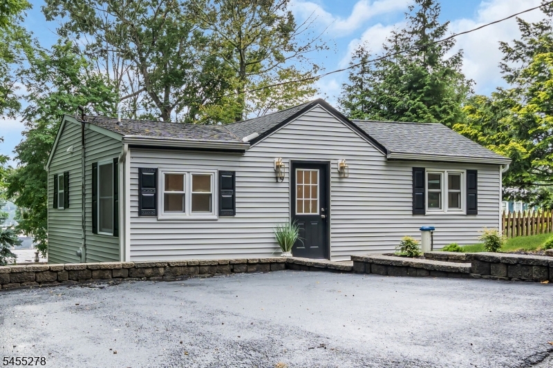 19 Sutton Road Hopatcong, NJ 07843 - Photo 2 of 38 Gallery Image 2