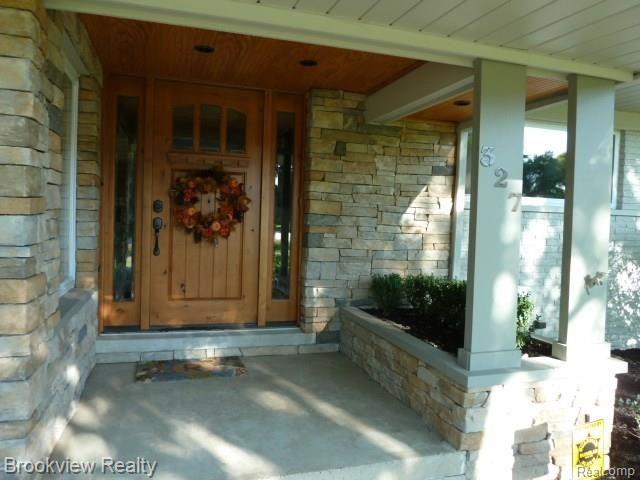 327 Old Perch Road Rochester Hills, MI 48309 - Photo 3 of 16