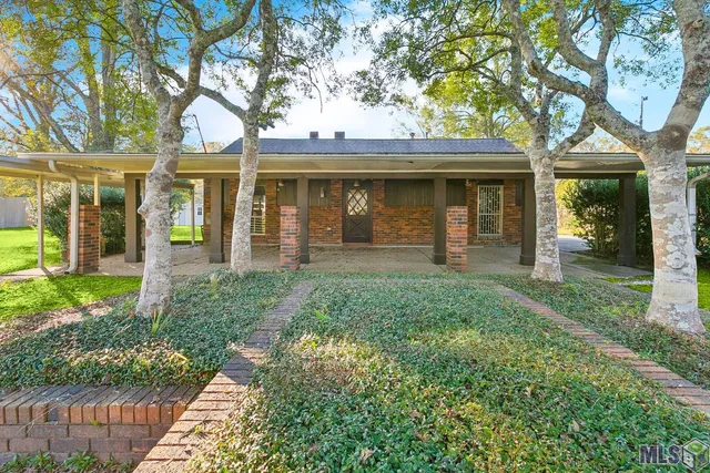 $395,000 | 19533 Plank Road, Zachary, LA 70791