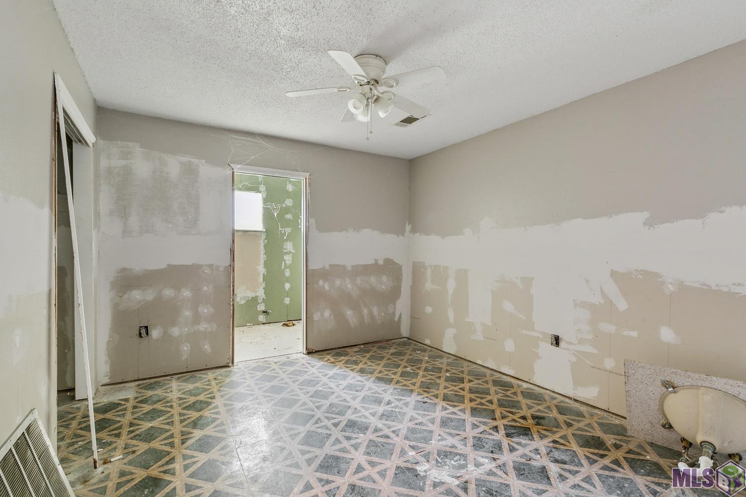 19533 Plank Road Zachary, LA 70791 - Photo 21 of 23