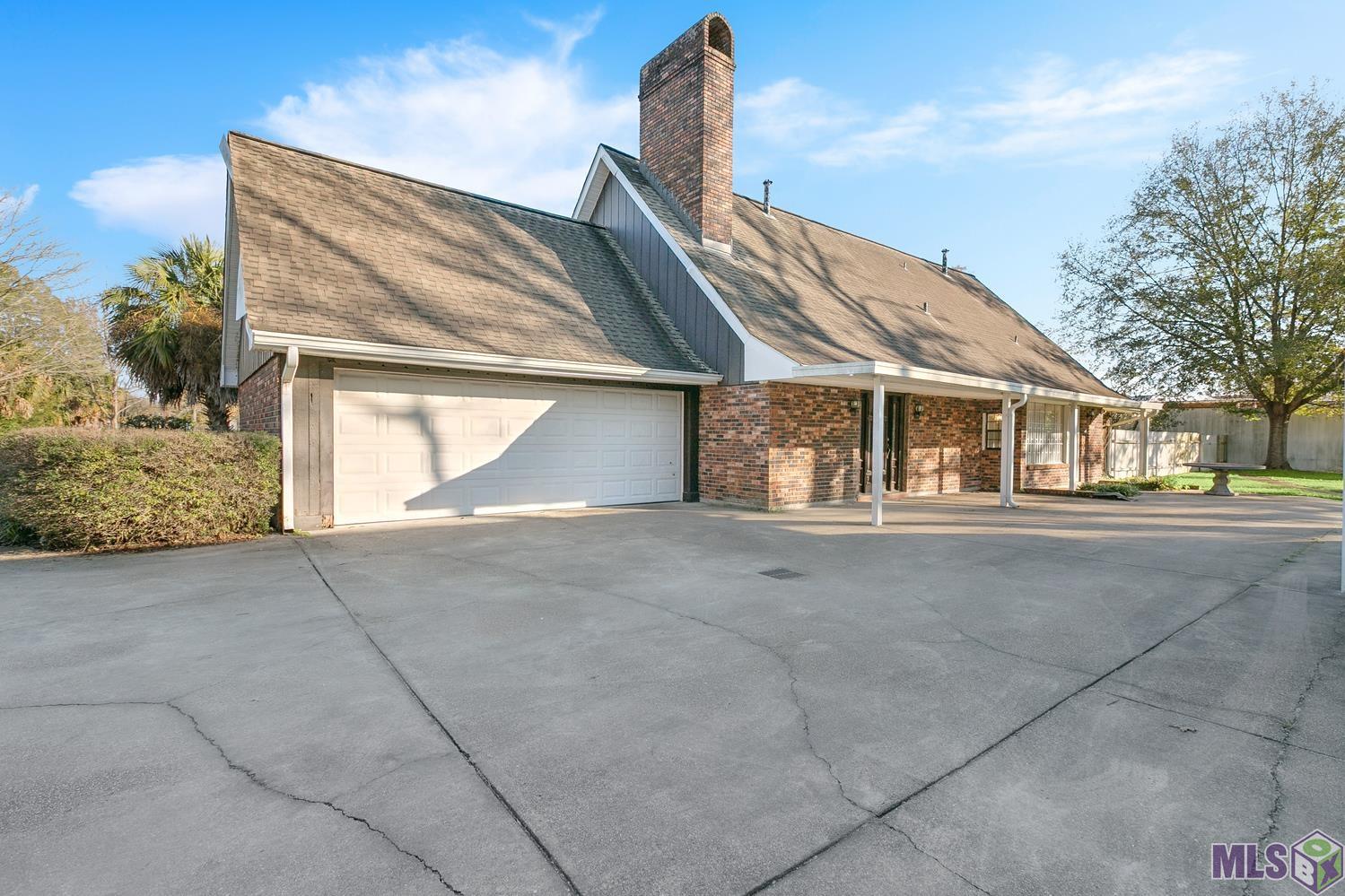 19533 Plank Road Zachary, LA 70791 - Photo 3 of 23