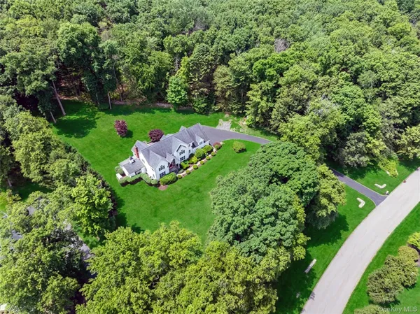 $1,395,000 | 10 Adams Farm Road, Katonah, NY 10536