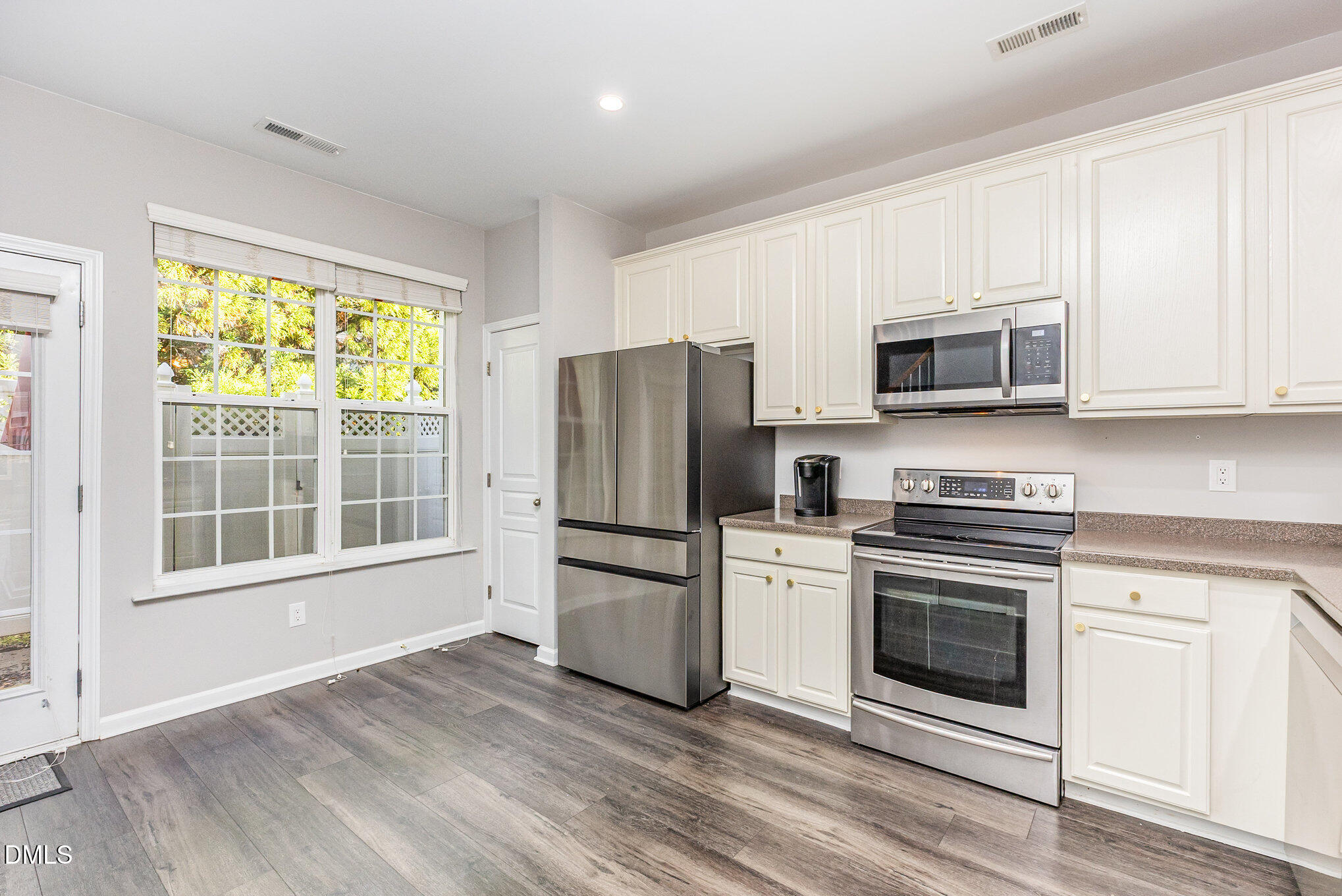 7824 Silverthread Lane Raleigh, NC 27617 - Photo 12 of 33 012_cj4a2495-edit_929