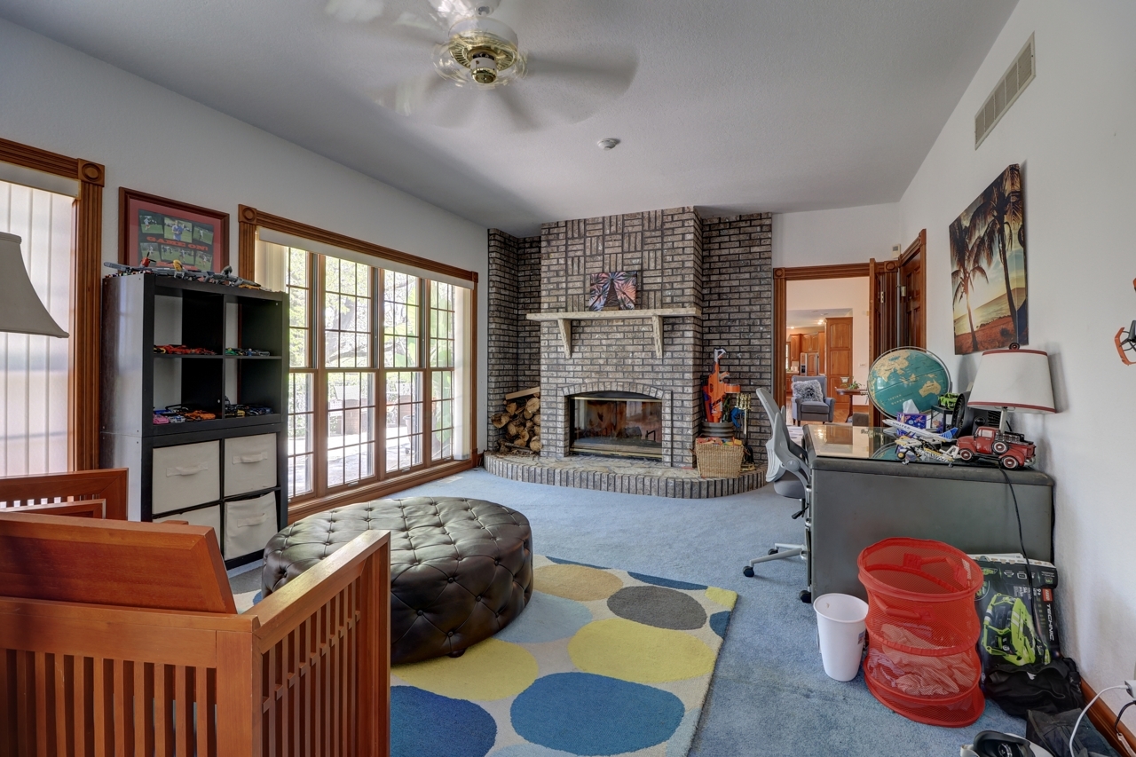 3900 Valley Oaks Drive Clinton, IA 52732 - Photo 15 of 53