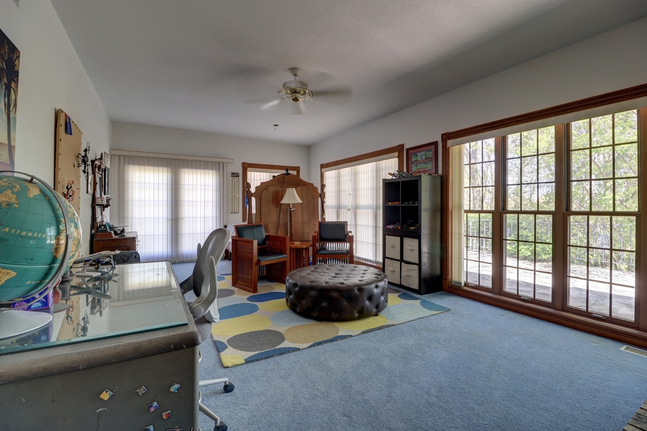3900 Valley Oaks Drive Clinton, IA 52732 - Photo 16 of 53
