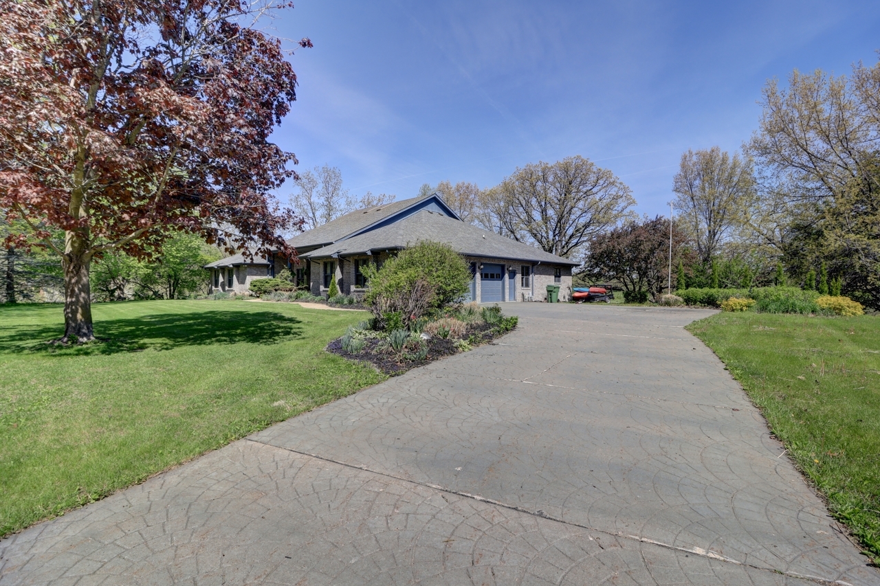 3900 Valley Oaks Drive Clinton, IA 52732 - Photo 31 of 53