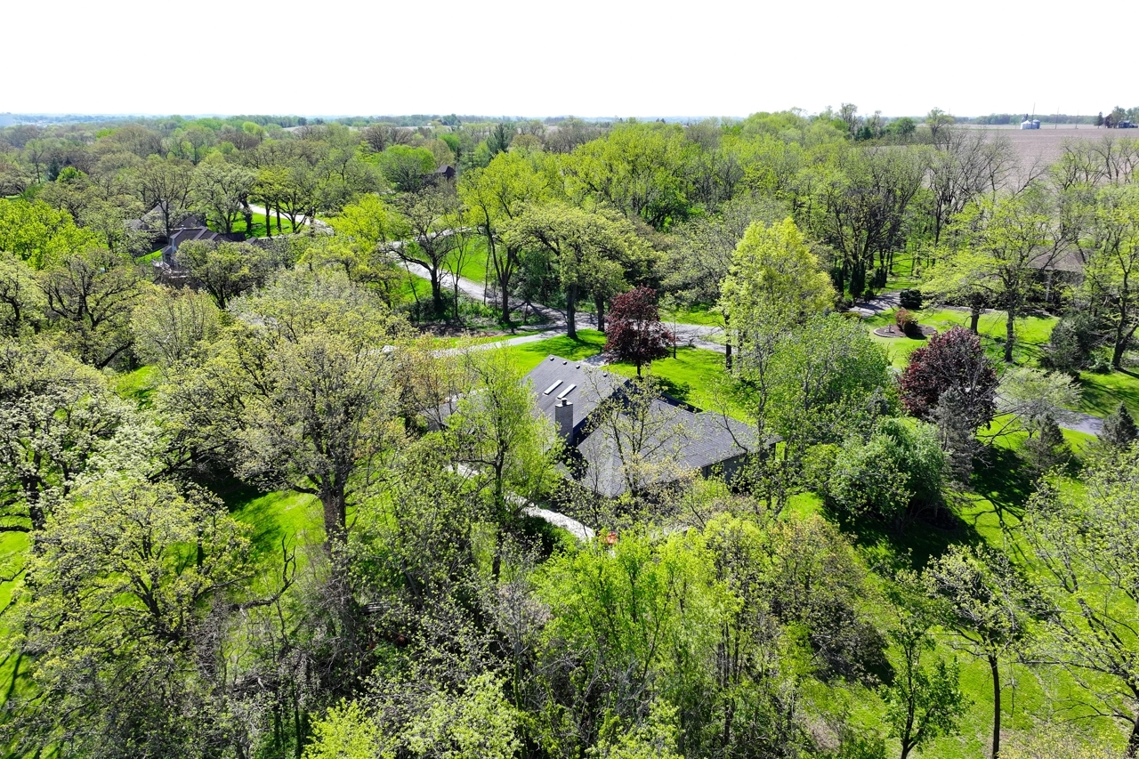 3900 Valley Oaks Drive Clinton, IA 52732 - Photo 35 of 53
