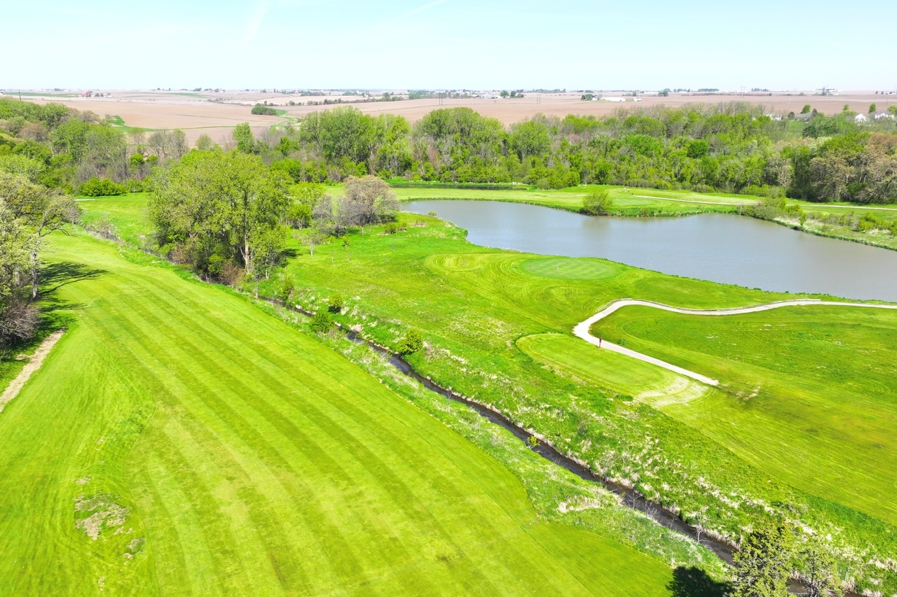 3900 Valley Oaks Drive Clinton, IA 52732 - Photo 38 of 53