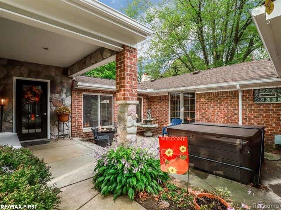 298 West St Clair Street Romeo, MI 48065 - Photo 3 of 48 50004708-2.JPG