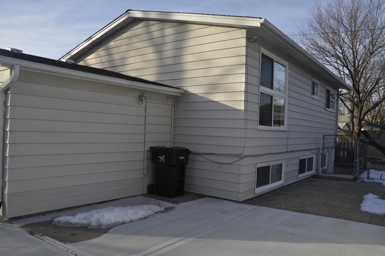 49 Pueblo Road Montgomery, IL 60538 - Photo 4 of 35 a view of a house with a window