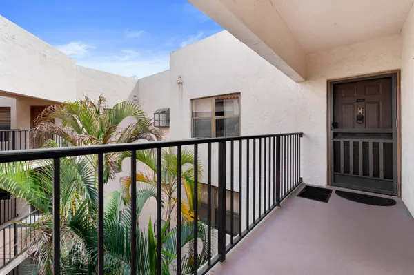 $3,500 | 7507 La Paz Boulevard, Unit 407, Boca Raton, FL 33433