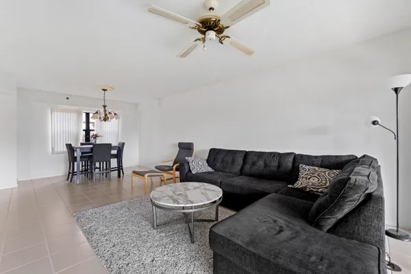 $3,500 | 7507 La Paz Boulevard, Unit 407, Boca Raton, FL 33433