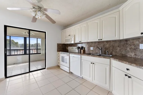 $3,500 | 7507 La Paz Boulevard, Unit 407, Boca Raton, FL 33433