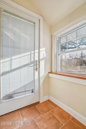 a view of empty room with window