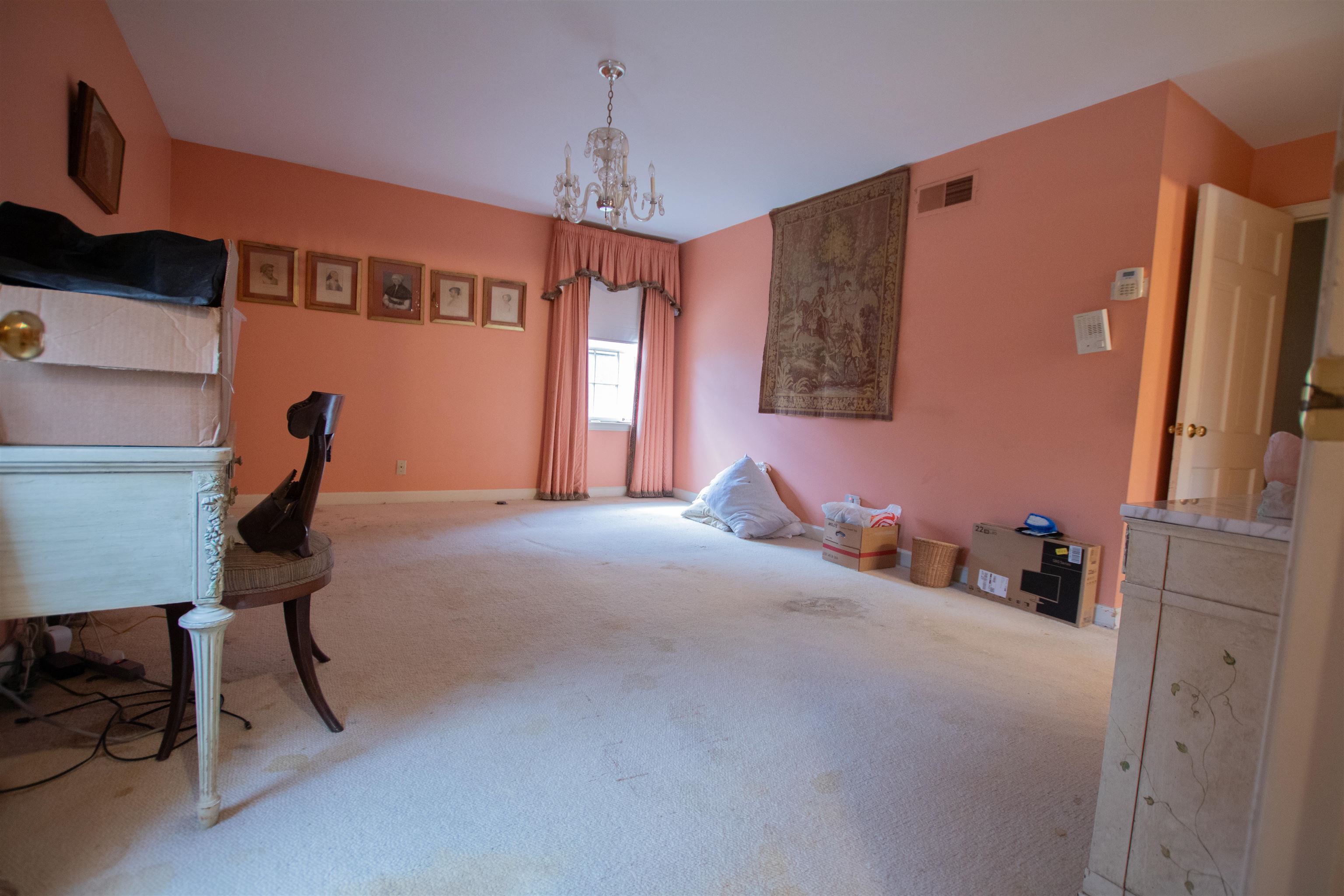 320 South Yates Road Memphis, TN 38120 - Photo 13 of 14 a workspace with furniture and window