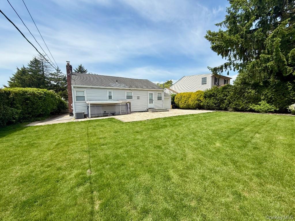 8 East Gate Plainview, NY 11803 - Photo 12 of 13
