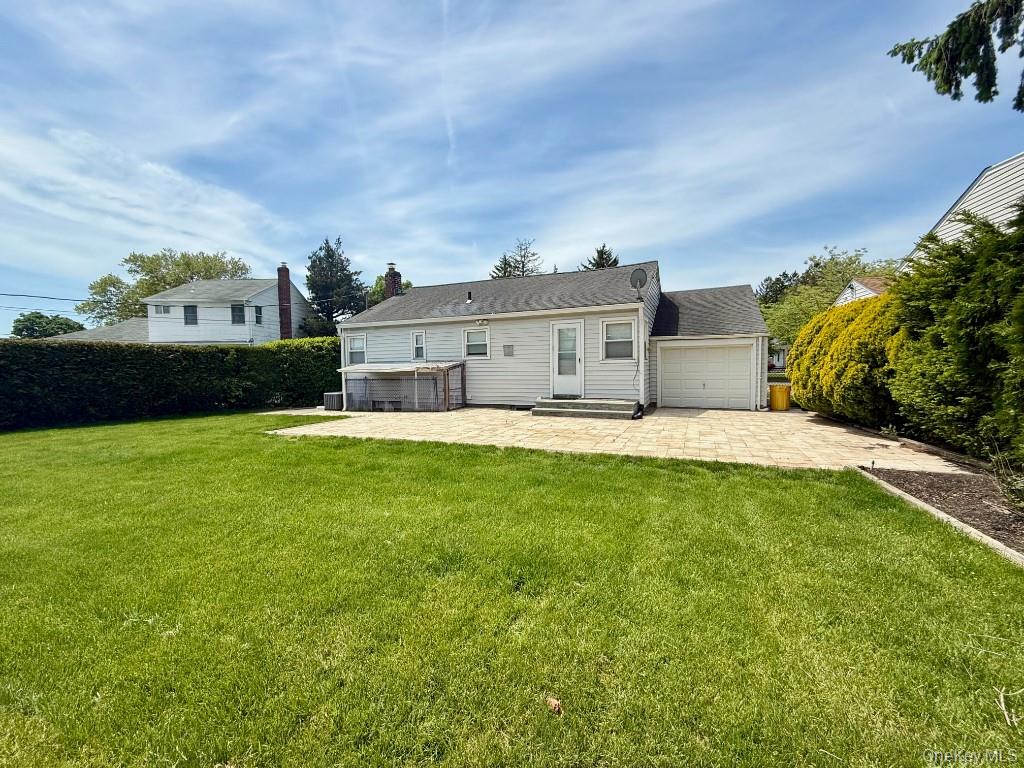 8 East Gate Plainview, NY 11803 - Photo 13 of 13