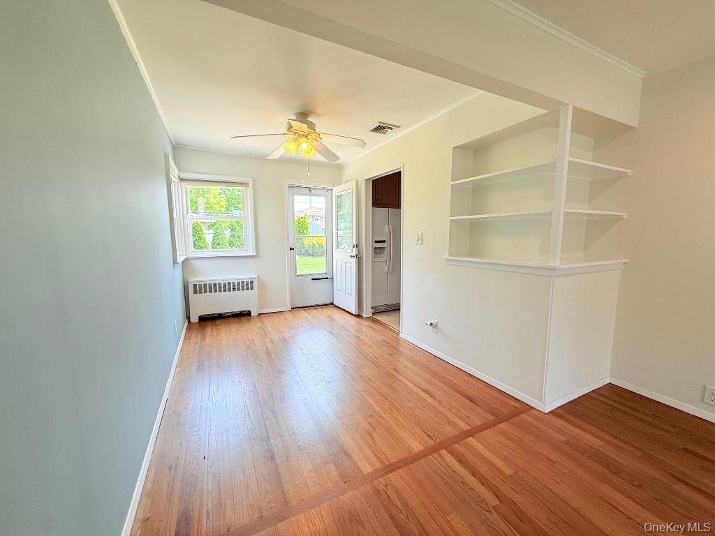 8 East Gate Plainview, NY 11803 - Photo 4 of 13