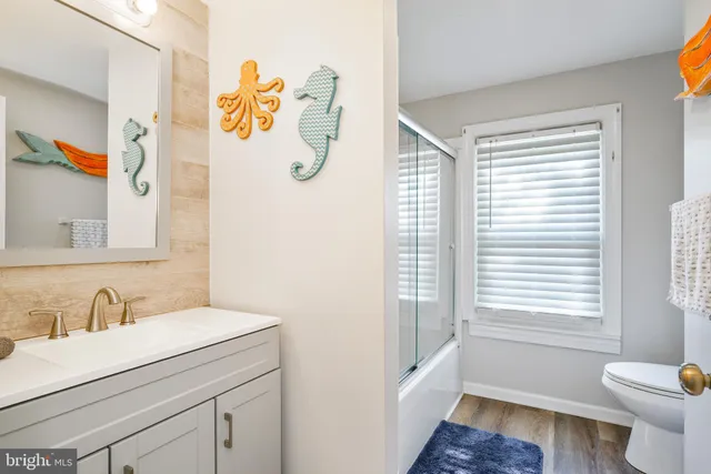 a view of hallway with washer and dryer