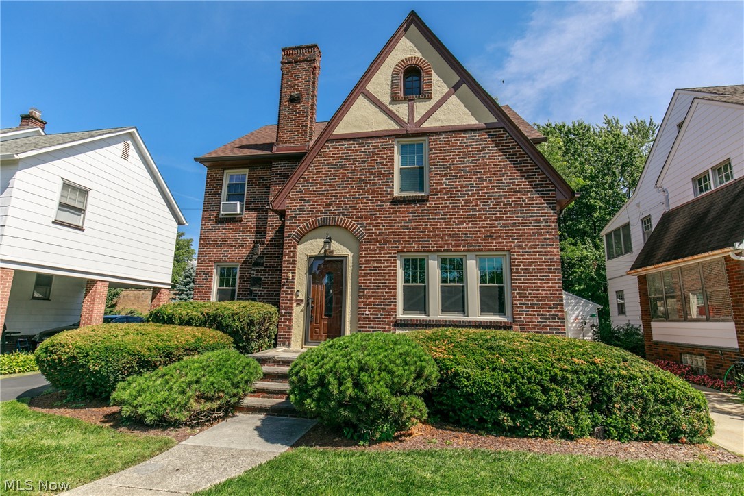 1467 Middleton Road Cleveland, OH 44121 - Photo 1 of 35