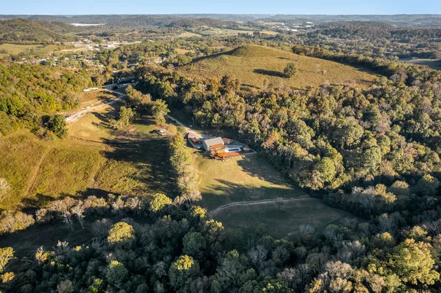 $1,275,000 | 43 Landfill Lane, Brush Creek, TN 38547