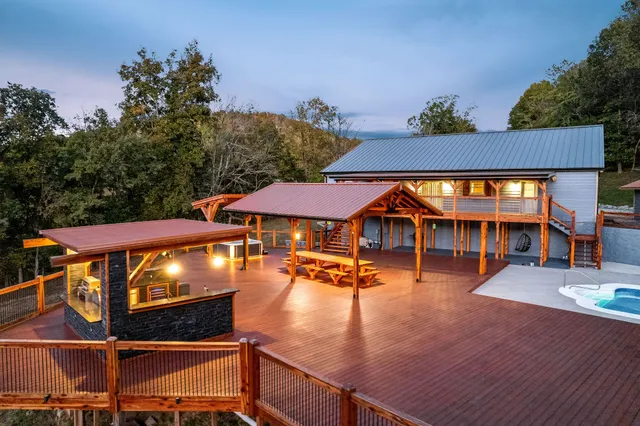 $1,275,000 | 43 Landfill Lane, Brush Creek, TN 38547