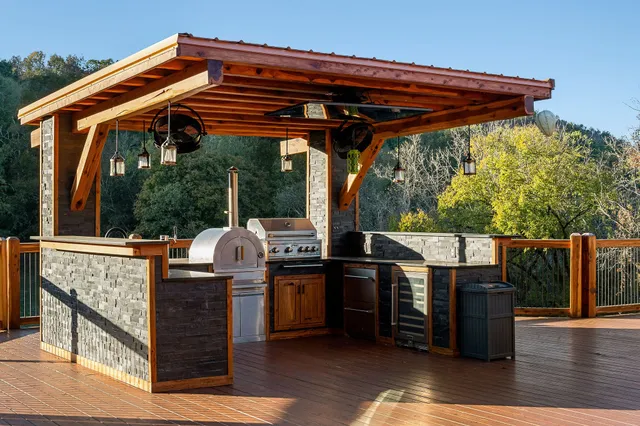 $1,275,000 | 43 Landfill Lane, Brush Creek, TN 38547