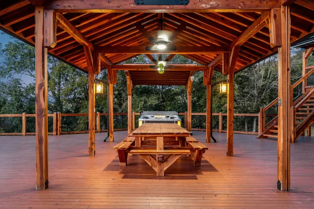 $1,275,000 | 43 Landfill Lane, Brush Creek, TN 38547