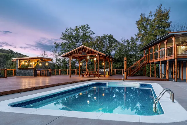 $1,275,000 | 43 Landfill Lane, Brush Creek, TN 38547