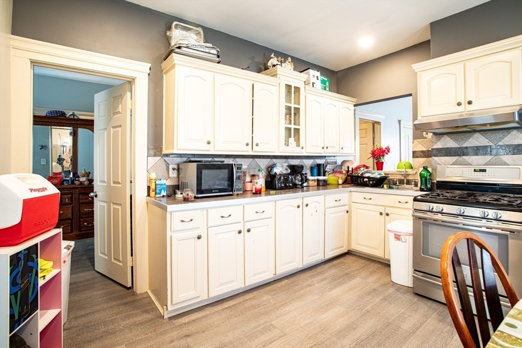 176 East Main Street Fall River, MA 02724 - Photo 19 of 29