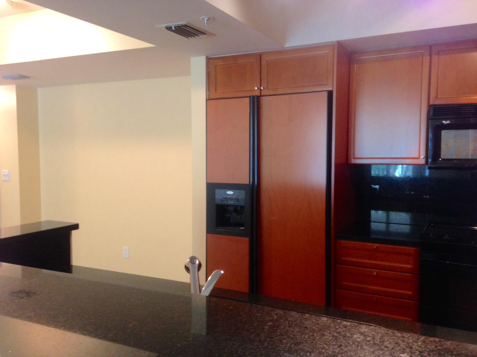 99 Southeast Mizner Boulevard, Unit 704 Boca Raton, FL 33432 - Photo 4 of 16 Kitchen