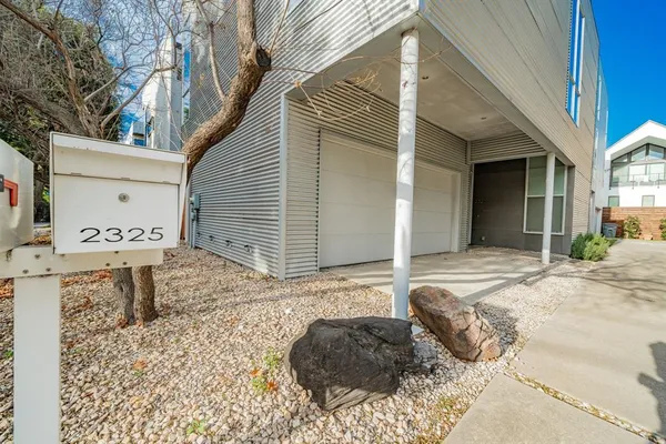 $2,995 | 2325 Rusk Place, Dallas, TX 75204