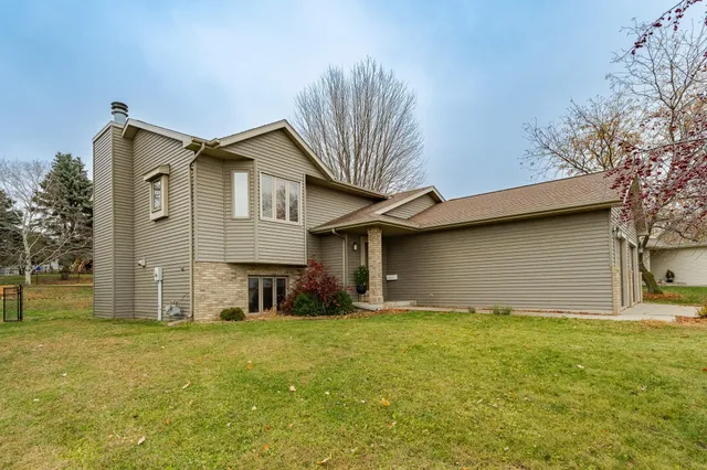 $369,900 | 3620 Halling Place Southwest, Rochester, MN 55902