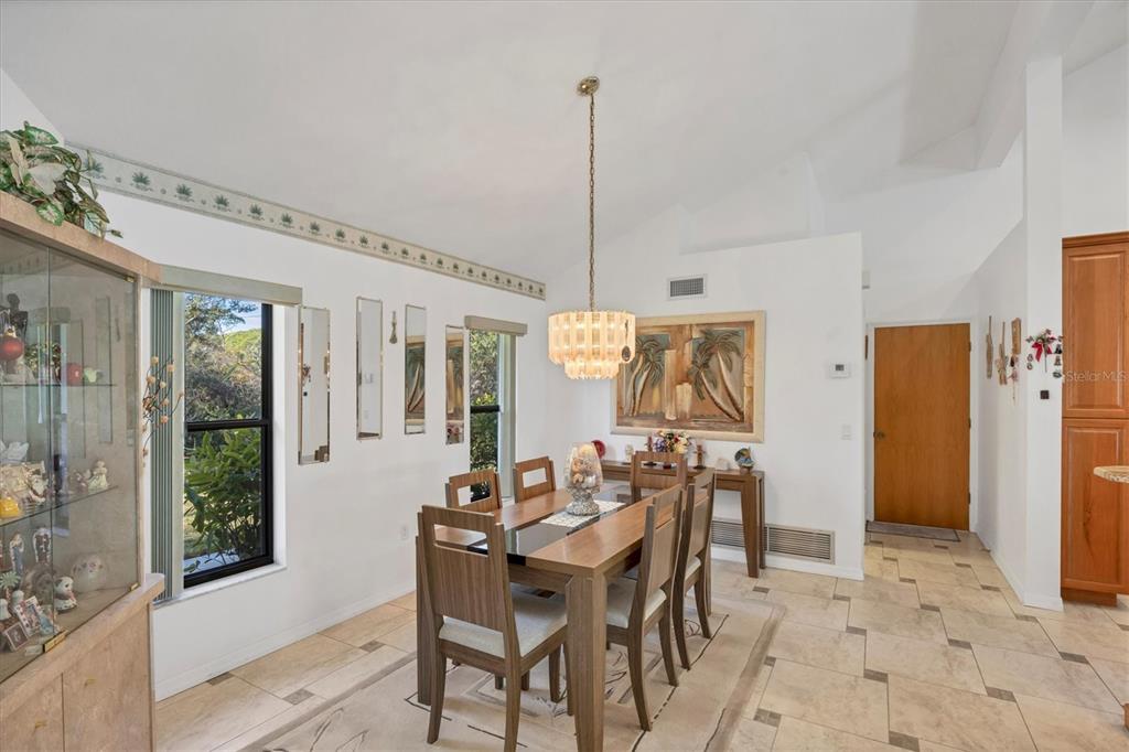 5885 Denison Drive Venice, FL 34293 - Photo 17 of 64