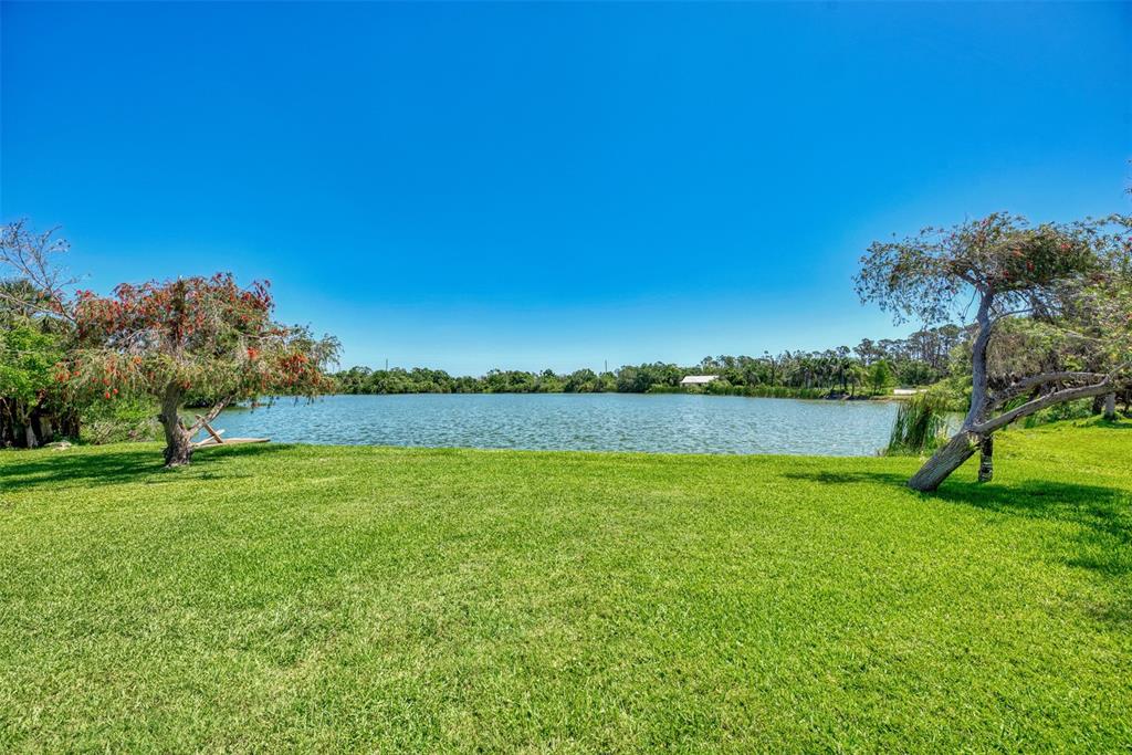 5885 Denison Drive Venice, FL 34293 - Photo 7 of 64