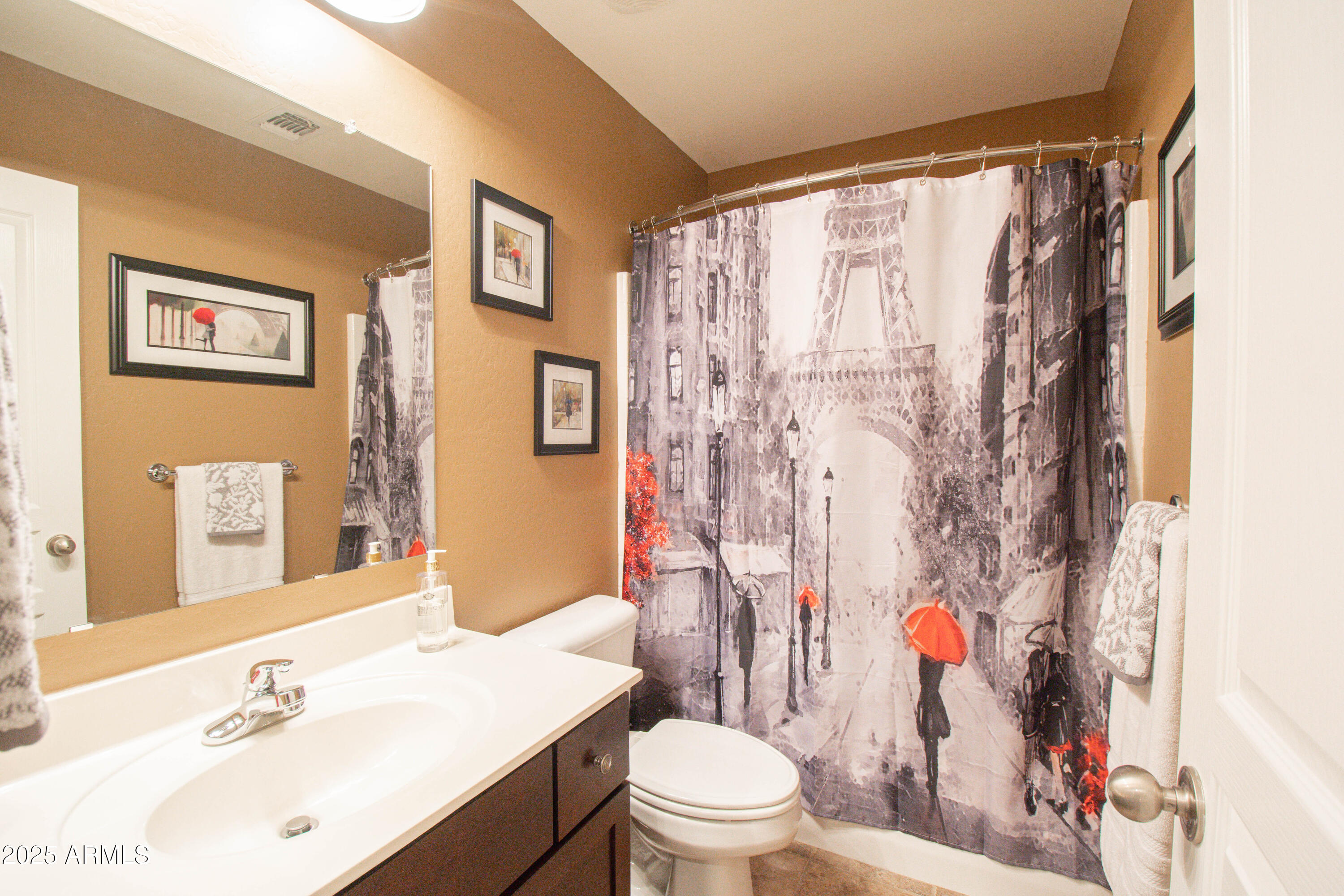 3924 South Napa Lane Gilbert, AZ 85297 - Photo 27 of 42 a bathroom with a sink toilet and shower