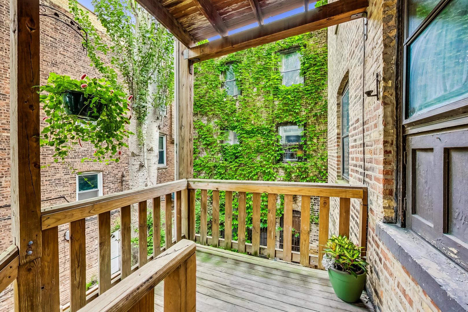 2004 West Walton Street, Unit 2B Chicago, IL 60622 - Photo 13 of 17 a view of roof deck