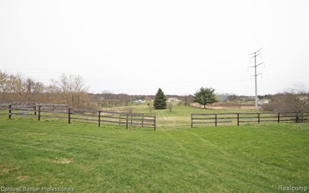 11250 Toma Road Pinckney, MI 48169 - Photo 28 of 30 28-photo-web-1024x640-85332.jpg