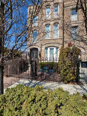 $3,500 | 1420 West Fulton Street, Unit 1, Chicago, IL 60607