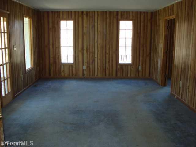 227 Old Covered Bridge Road Madison, NC 27025 - Photo 2 of 12 Den/Family/Great Room.